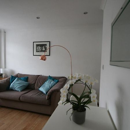 Molesey Near Hampton Court, Viking Short Stays West Molesey Buitenkant foto