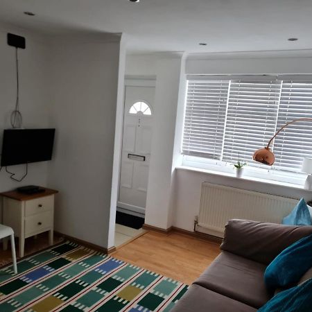Molesey Near Hampton Court, Viking Short Stays West Molesey Buitenkant foto