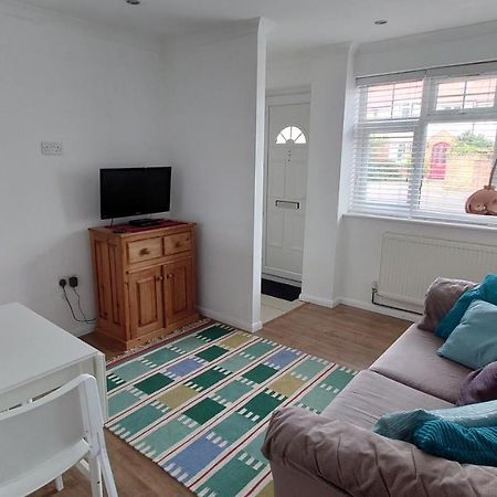 Molesey Near Hampton Court, Viking Short Stays West Molesey Buitenkant foto